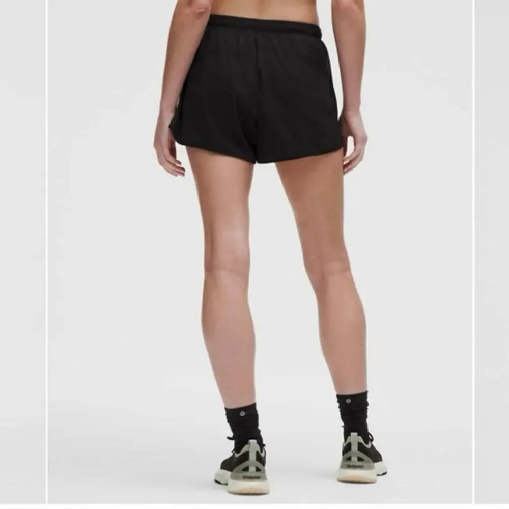 Lululemon Size 6 Swiftly Mid-Rise Short 3